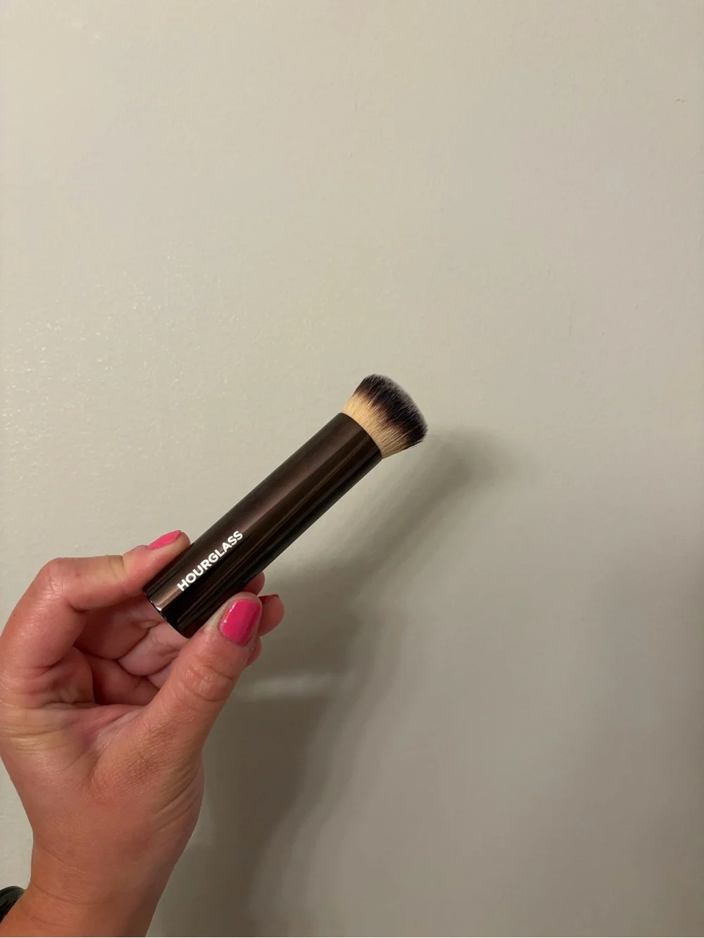 HOURGLASS Vanish Foundation Brush